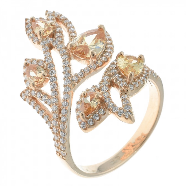 Elegante anillo de oliva en plata de ley 925 para damas. 