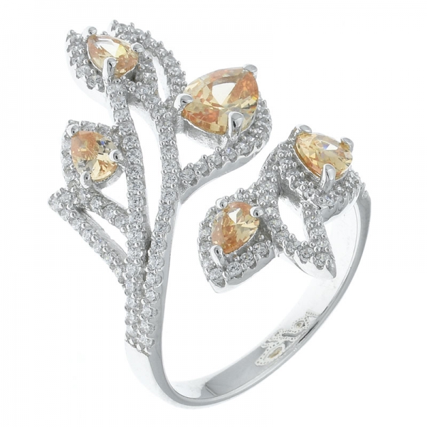 Elegante anillo de oliva en plata de ley 925 para damas. 