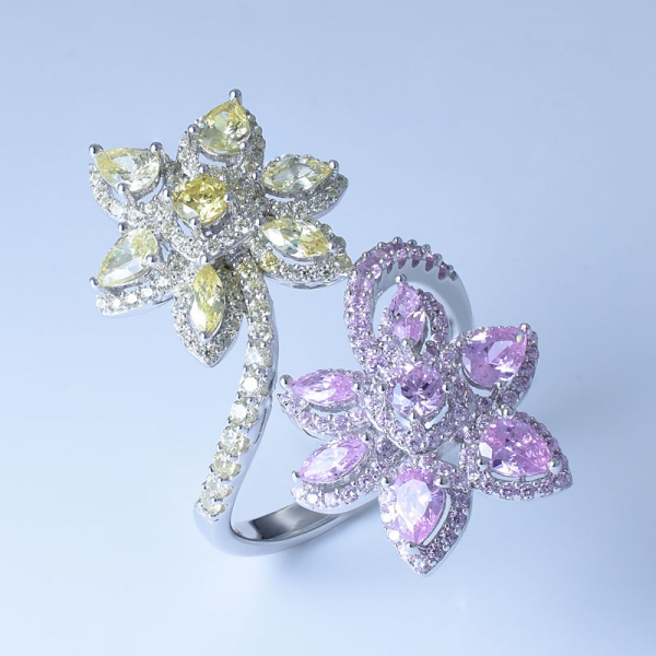 Precioso anillo de doble flor en plata de ley 925 con multicolor cz / nano 