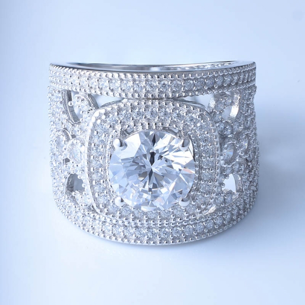 Elegante anillo de plata de ley 925 con cz blanco. 