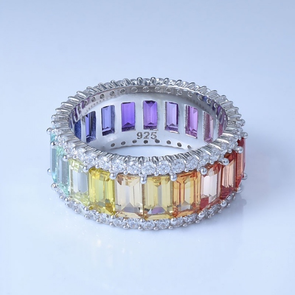 rodio de colores del arcoíris sobre anillos de compromiso de circonita cúbica de plata de ley 925 