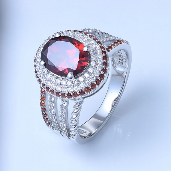 Granate ovalado de 2 quilates y circonita blanca con rodio y anillo de diamantes de plata esterlina 