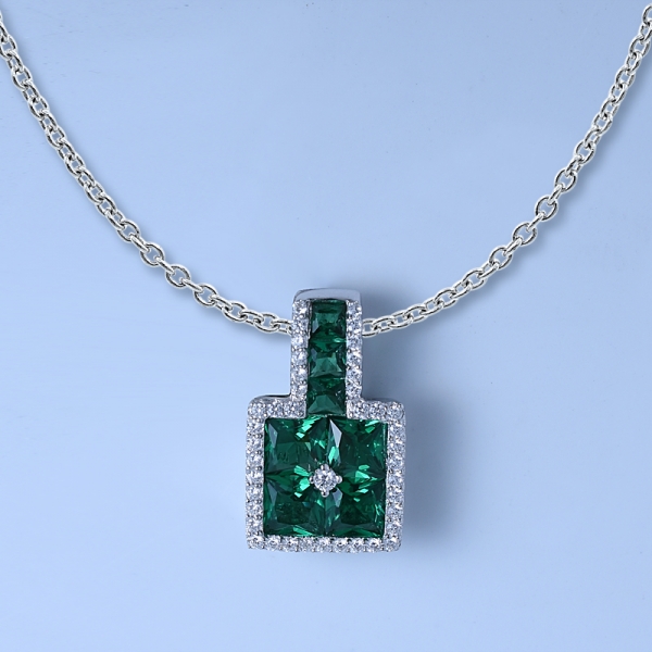 colgante de rodio verde esmeralda de corte especial sobre colgante de conjunto de joyas de plata esterlina 