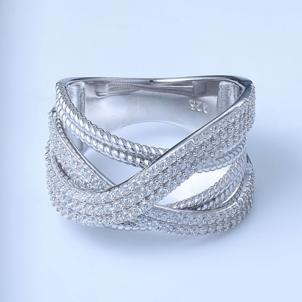 anillo de compromiso de plata esterlina con circonio cúbico blanco y rodio 