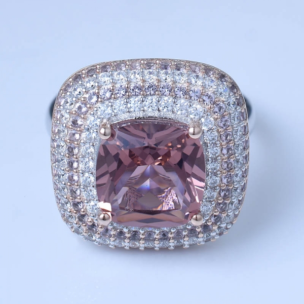 corte de cojín simular oro rosa de piedra de morganita sobre conjuntos de anillos de novia de plata esterlina 
