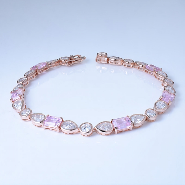 diamantes de talla rosa esmeralda simulan oro rosa de 18 quilates sobre brazaletes de plata esterlina 