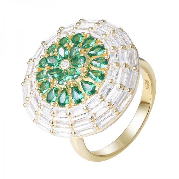 anillo en forma de pera verde esmeralda en oro amarillo sobre plata esterlina 