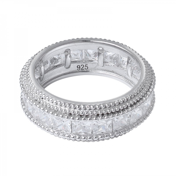 anillo de zafiro sintético de talla cuadrada y rodio sobre plata de ley con arcoíris 