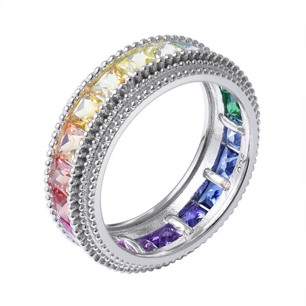 anillo de zafiro sintético de talla cuadrada y rodio sobre plata de ley con arcoíris 