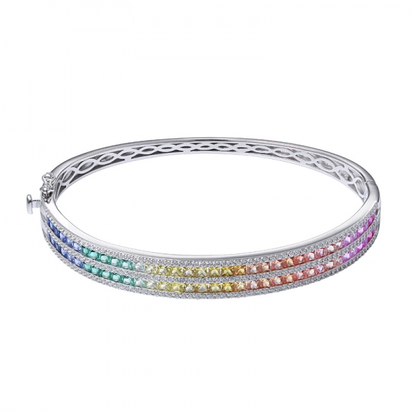 2 líneas de piedras preciosas de zafiro de colores sintéticos de rodio de corte cuadrado sobre brazalete de arco iris de plata esterlina 