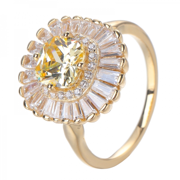 anillo de compromiso canario de circonita cúbica simulada de talla cojín en oro amarillo de 18k sobre plata esterlina 