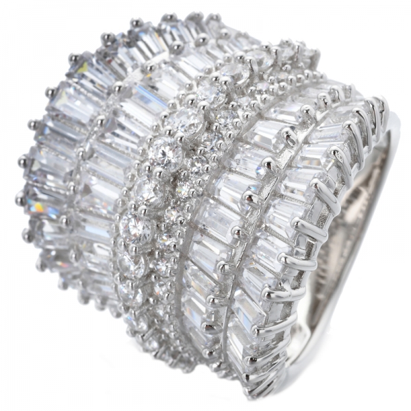 anillo llamativo eternity con circonitas cúbicas talla trapezoidal baguette chapado en oro blanco 