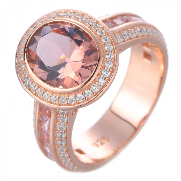 anillo de halo de corte cojín con circonitas cúbicas de morganita de creación ovalada de plata chapada en oro rosa 