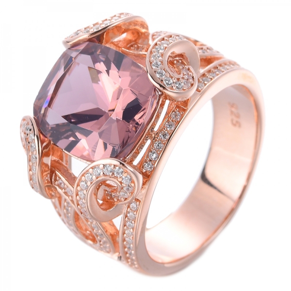 anillo con pavé de cojín de plata de ley en tono rosa de morganita simulada 
