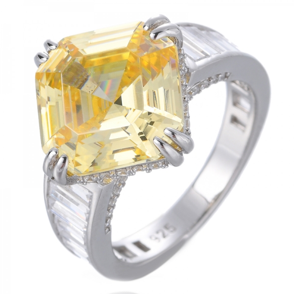 Anillo de compromiso de oro blanco macizo con diamante amarillo certificado de talla Asscher
 