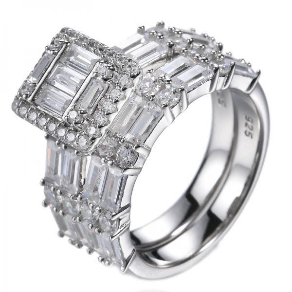 Juego de anillos de novia de platino sobre plata esterlina para mujer Zirconia cúbica de corte baguette
 