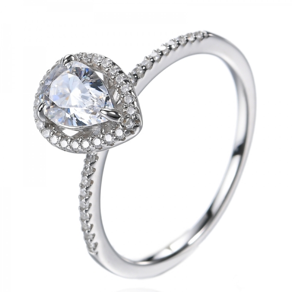 Anillo de compromiso con halo de diamantes de imitación en forma de pera de plata esterlina
 