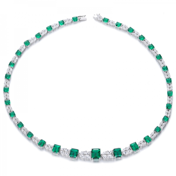 Collar de plata esterlina con elementos infinitos creados con esmeralda verde o zafiro azul
 