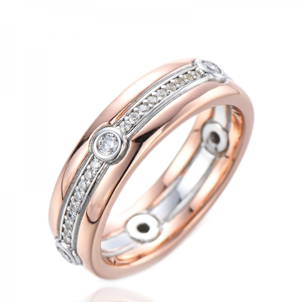 Precioso anillo de banda de dos tonos chapado en oro blanco/oro rosa con circonitas cúbicas 