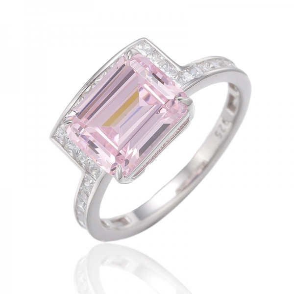 Anillo de plata rodiada con circonita cúbica blanca cuadrada y rosa con diamantes esmeralda 