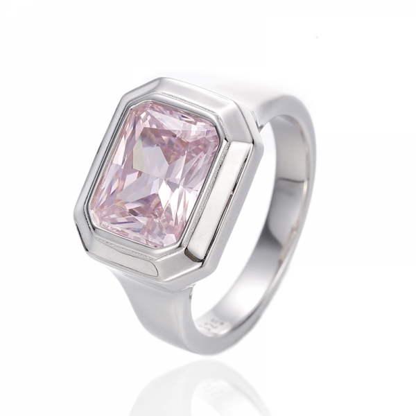 Anillo de plata rodiada con circonita cúbica rosa y diamante esmeralda 