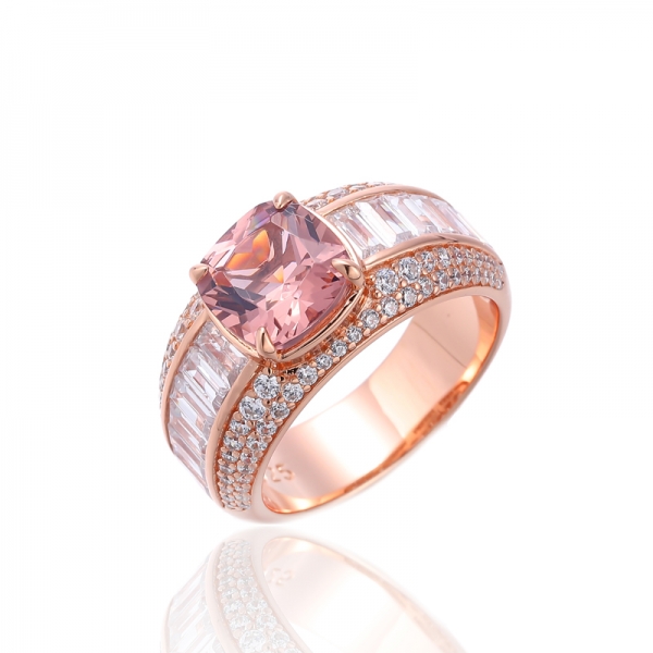 Anillo de plata con nano morganita y circonita cúbica blanca y chapado en oro rosa 