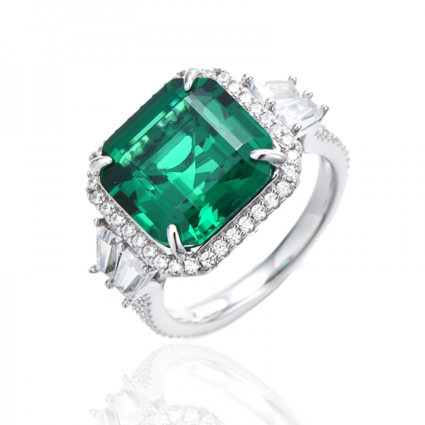 Anillo Asscher de plata rodiada con circonita cúbica blanca y nano verde 