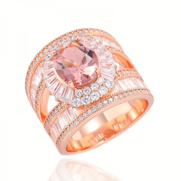 Anillo de plata con circonita cúbica blanca y nano morganita de forma ovalada con chapado en oro rosa 