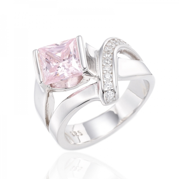 Anillo de plata con baño de rodio y circonita cúbica blanca redonda y rosa con diamantes cuadrados 