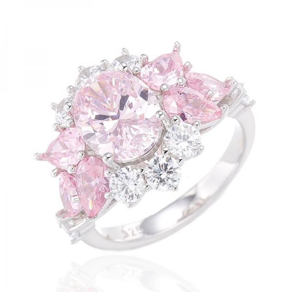 Anillo de plata con baño de rodio y circonita cúbica rosa en forma de pera y diamante en forma ovalada 