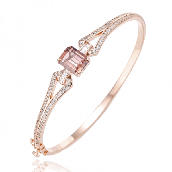 Brazalete de plata con circonita cúbica blanca nano y baguette de morganita de talla esmeralda y baño de oro rosa 