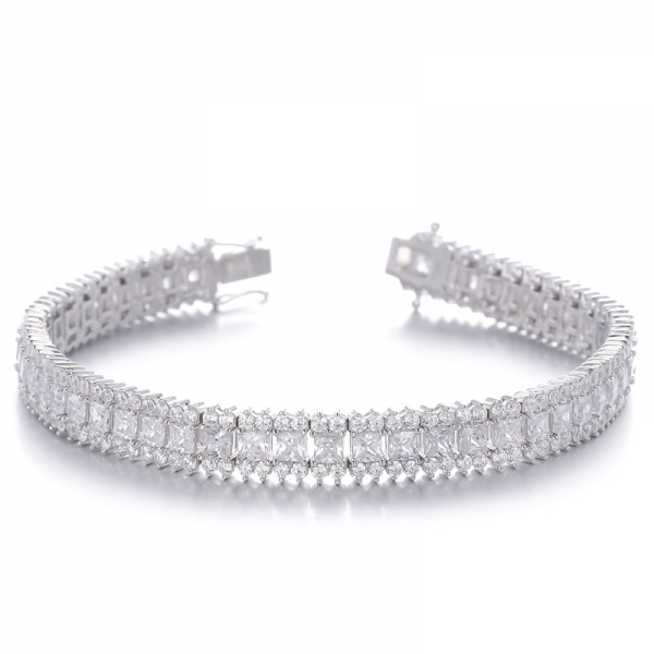 
     Pulsera cuadrada de plata rodiada con circonita cúbica blanca y color arcoíris cuadrado
     