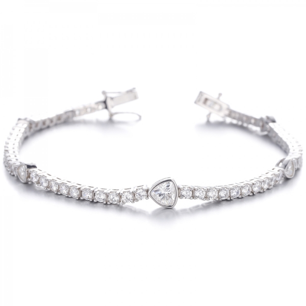 
     Pulsera de plata rodiada con circonita cúbica blanca redonda y color G de billones de diamantes
     