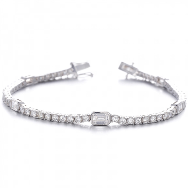 Pulsera de plata rodiada con diamante de talla esmeralda y circonita cúbica blanca redonda 