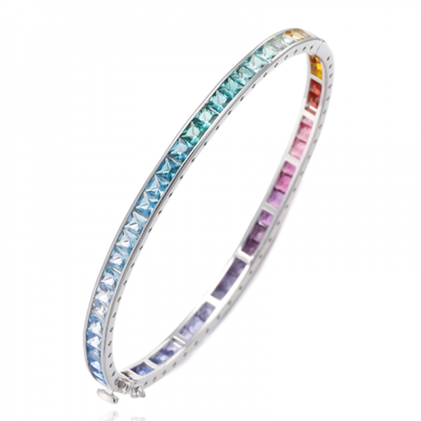 Brazalete cuadrado de plata rodiada con circonita cúbica de color arcoíris 