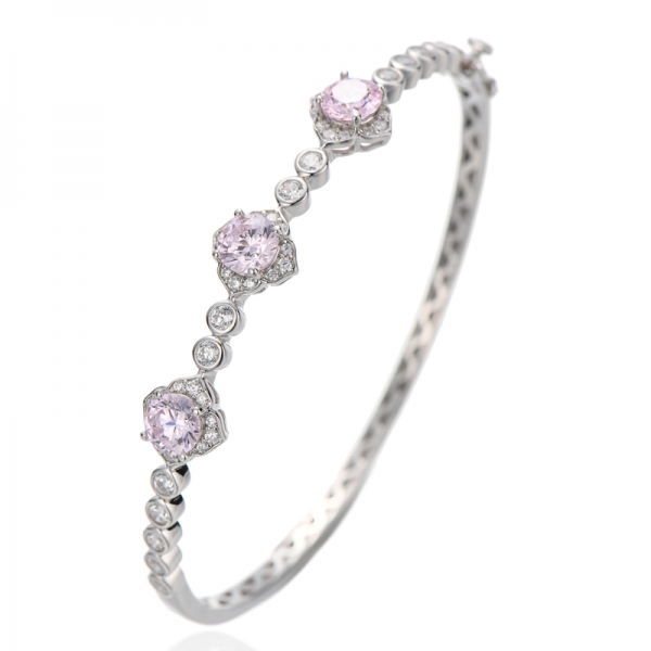 Brazalete de plata rodiada con circonita cúbica rosa y diamante redondo 