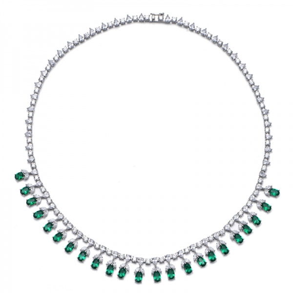 Collar de plata rodiada con circonita cúbica blanca nano y marquesa verde de forma ovalada 