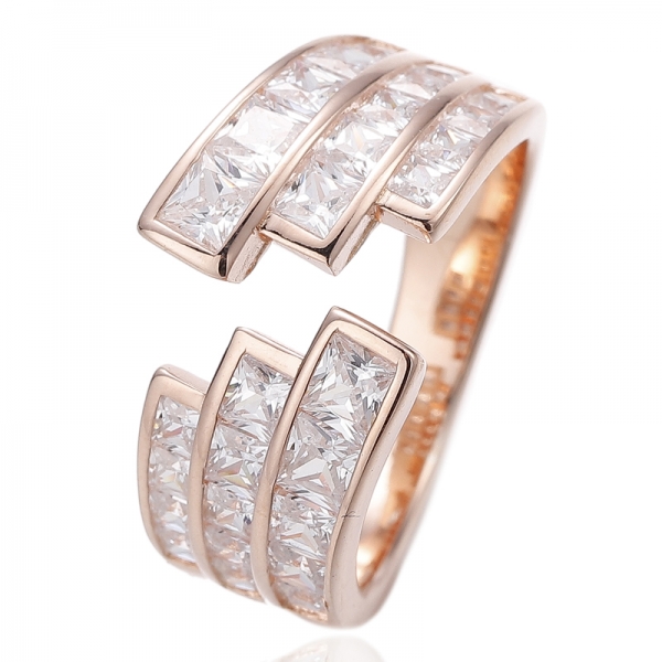 Anillo cuadrado de plata rodiada con circonita cúbica arcoíris 