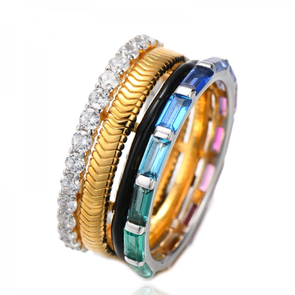 Anillo de plata con circonita cúbica arcoíris redonda y esmalte negro con baño de dos tonos 