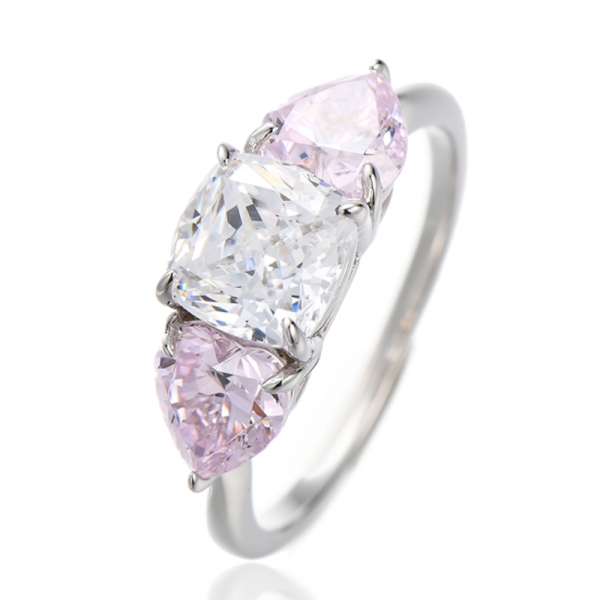 Anillo de plata rodiada con circonita cúbica rosa y blanca en forma de corazón con diamante 