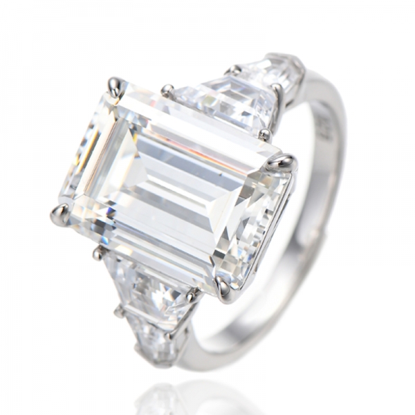 Anillo de plata rodiada con circonita cúbica blanca y diamante de talla esmeralda en forma de barco y amarillo 