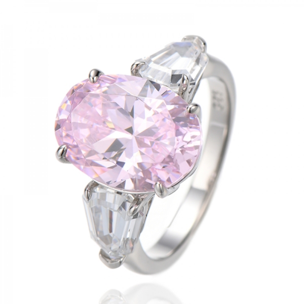 Anillo de plata rodiada con circonita cúbica blanca hexagonal y diamante rosa ovalado 