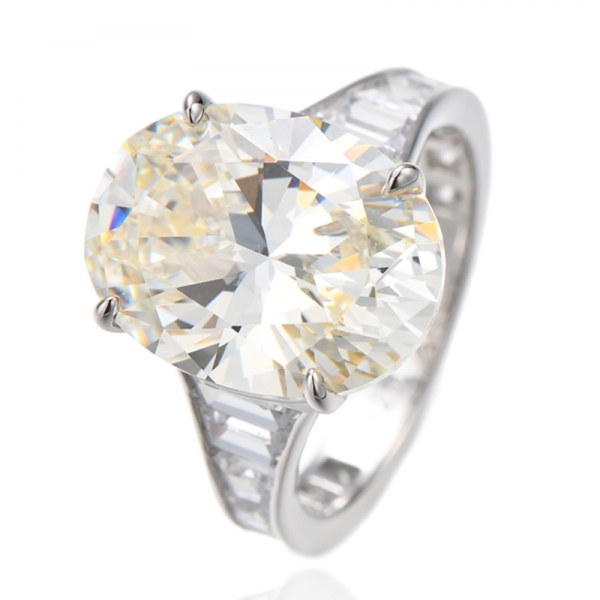 Anillo de plata rodiada con aguamarina nano ovalada y circonita cúbica blanca en forma de barco 