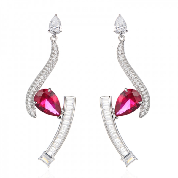 Pendiente de plata rodiada con tanzanita en forma de pera y circonita cúbica blanca talla esmeralda 