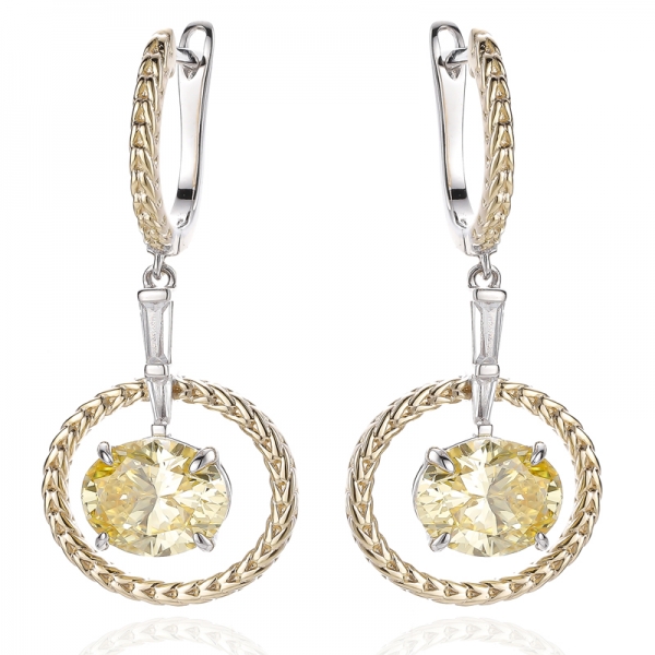 Pendiente de plata con circonita cúbica amarilla y blanca cónica de diamante ovalado con baño de dos tonos 