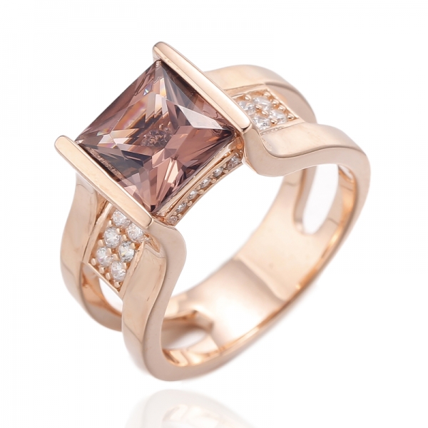Anillo de plata 925 con nano morganita cuadrada y circonita cúbica blanca redonda con baño de oro rosa 
