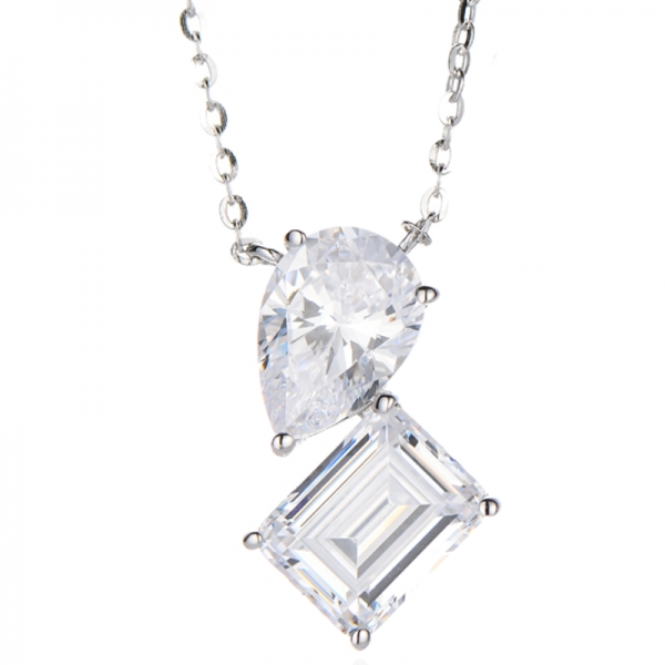 Collar de plata rodiada con circonitas cúbicas blancas talla pera y corte esmeralda 