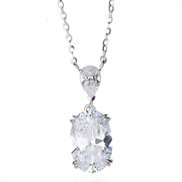 Collar de plata rodiada con circonita cúbica y diamante en forma de pera y forma ovalada 