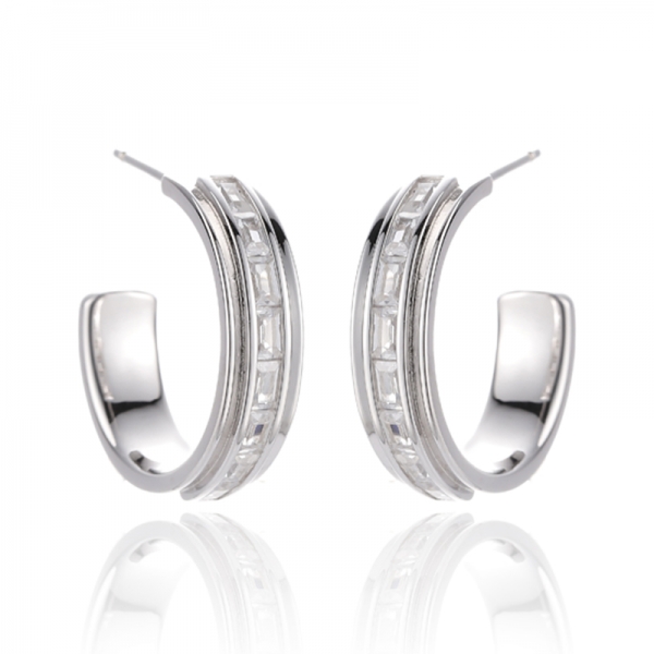 Pendiente de plata rodiada con circonita cúbica arcoíris baguette 